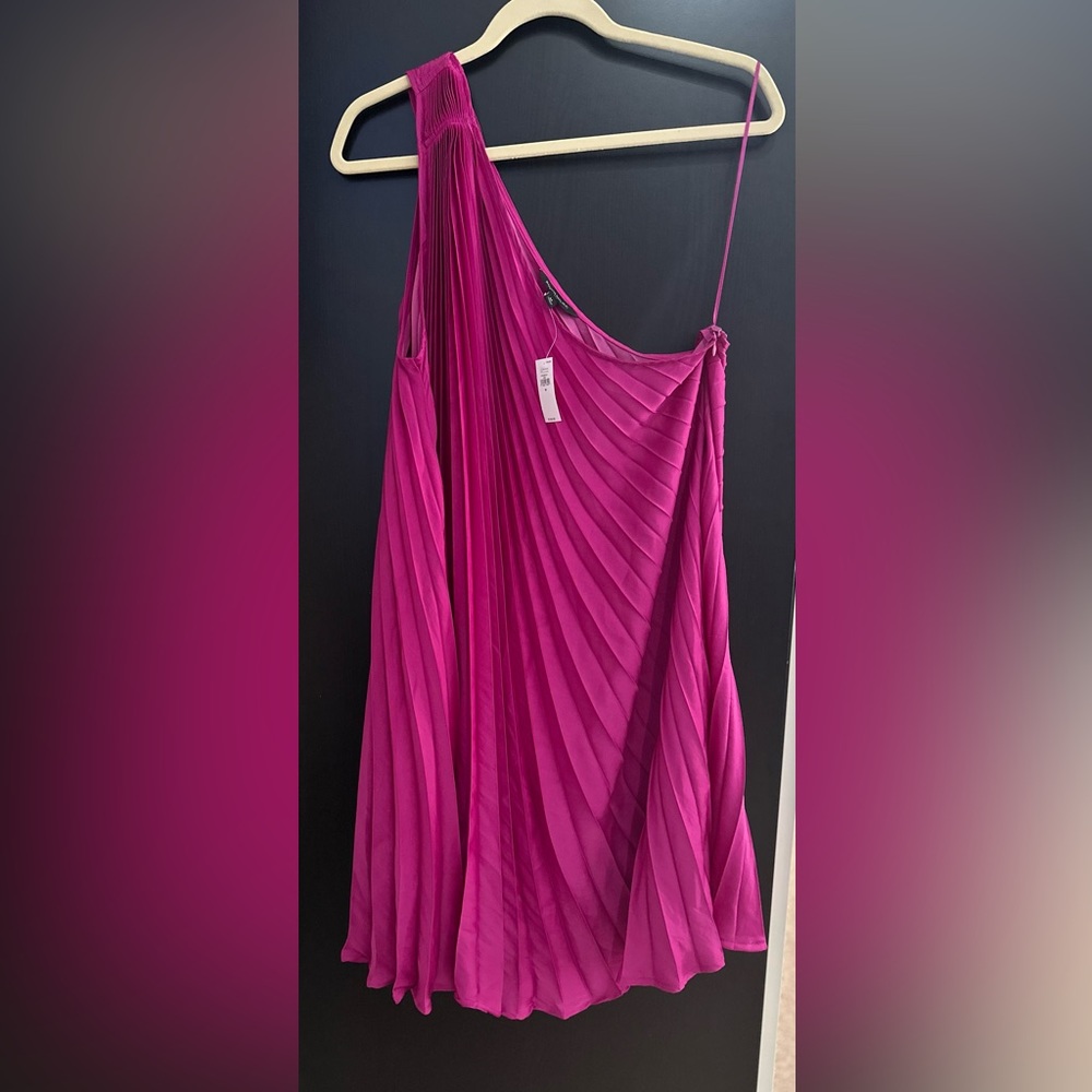 NEW NWT Banana Republic one shoulder dress. Size M